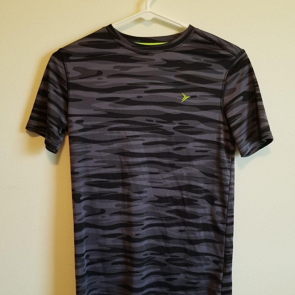 Boys Old Navy size L Go Dry active shirt